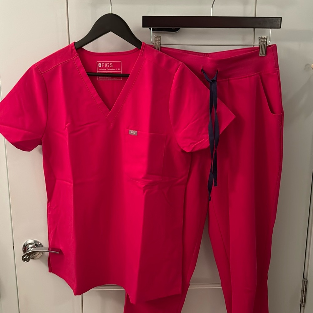 FIGS scrubs set